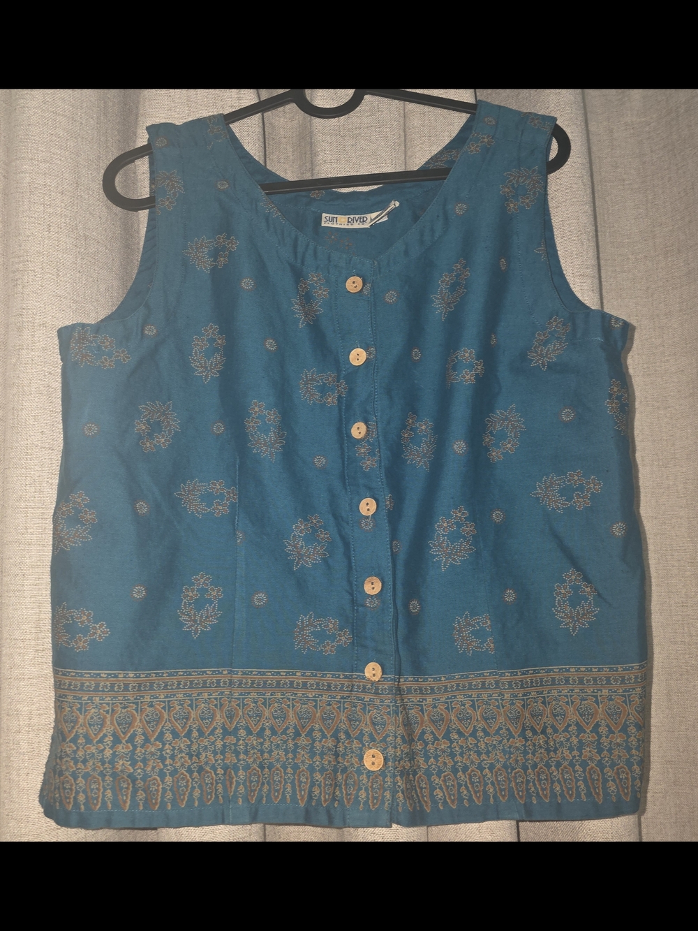 Vintage Sun River Teal Sleeveless Button-Front Top with Gold Floral Motif